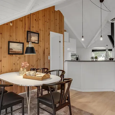 Beautiful In With Kitchen 티스테드